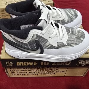 Nike  Kyrie 8 (TD) Kids Snaekers Size 10c